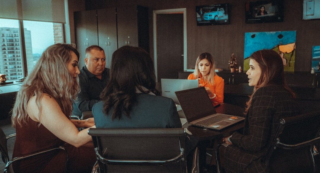 people discussing news